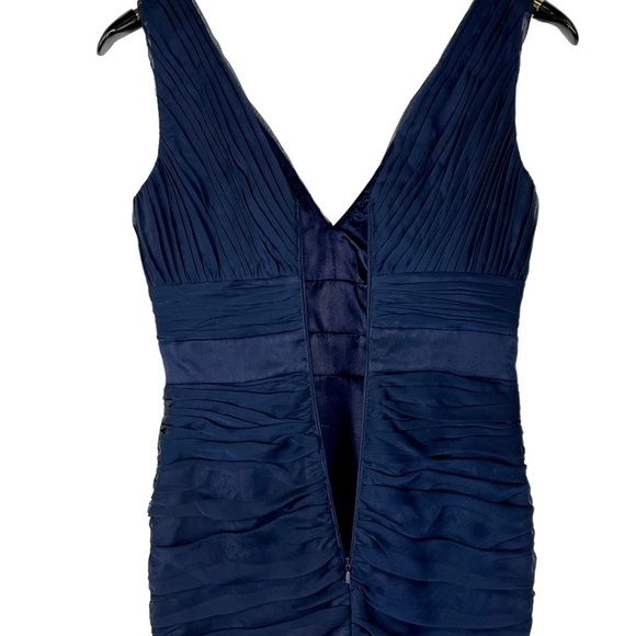 MONIQUE LHUILLIER BRIDESMAIDS NAVY BLUE RUCHED CHIFFON SHEATH COCKTAIL DRESS - Picture 7 of 15